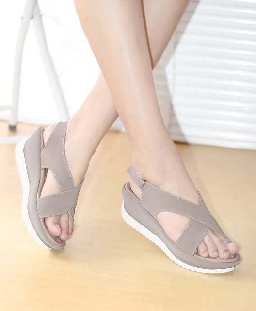 Sepatu Sandal Wedges Wanita Tali Silang Mulan BPS03