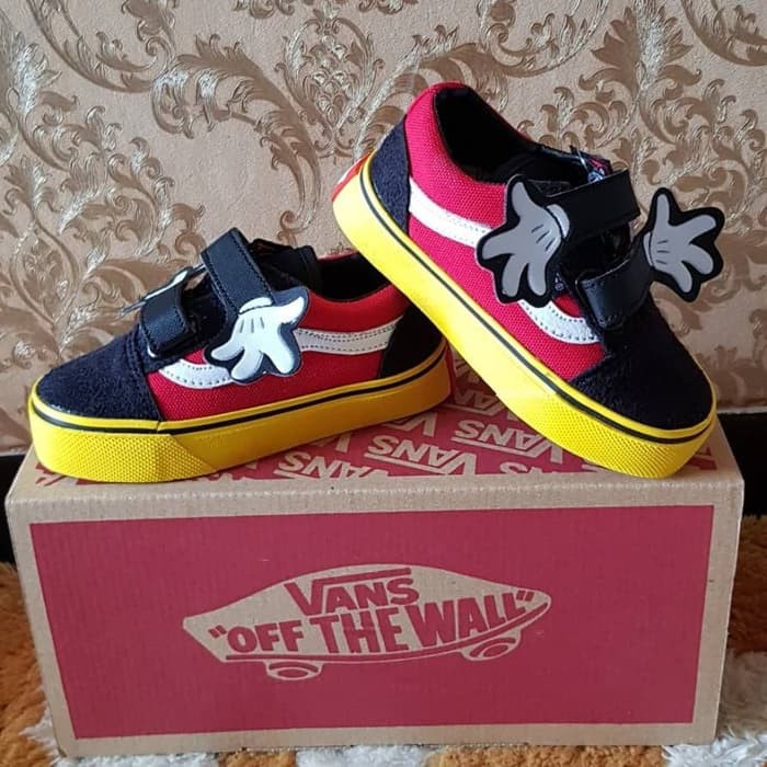 Sepatu Anak Vans Oldskool Velcro x Disney Mickey Mouse Red