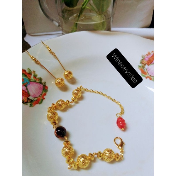 a pair of vintage bracelets/ sepasang gelang anting