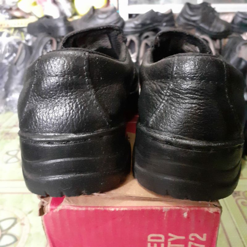 Sepatu Sapety second MERK RENDOM KING,, CHETAH,,KENT,,DR OSA,, DAKKAR,,K2,,,,UJUNG BESI SECOND
