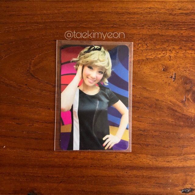 Taeyeon ‘Hoot’ Photocard (unknown license)