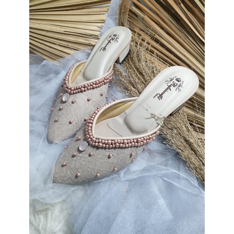 sepatu Yolanda cream sepatu Yolanda cantik tdk menerawang