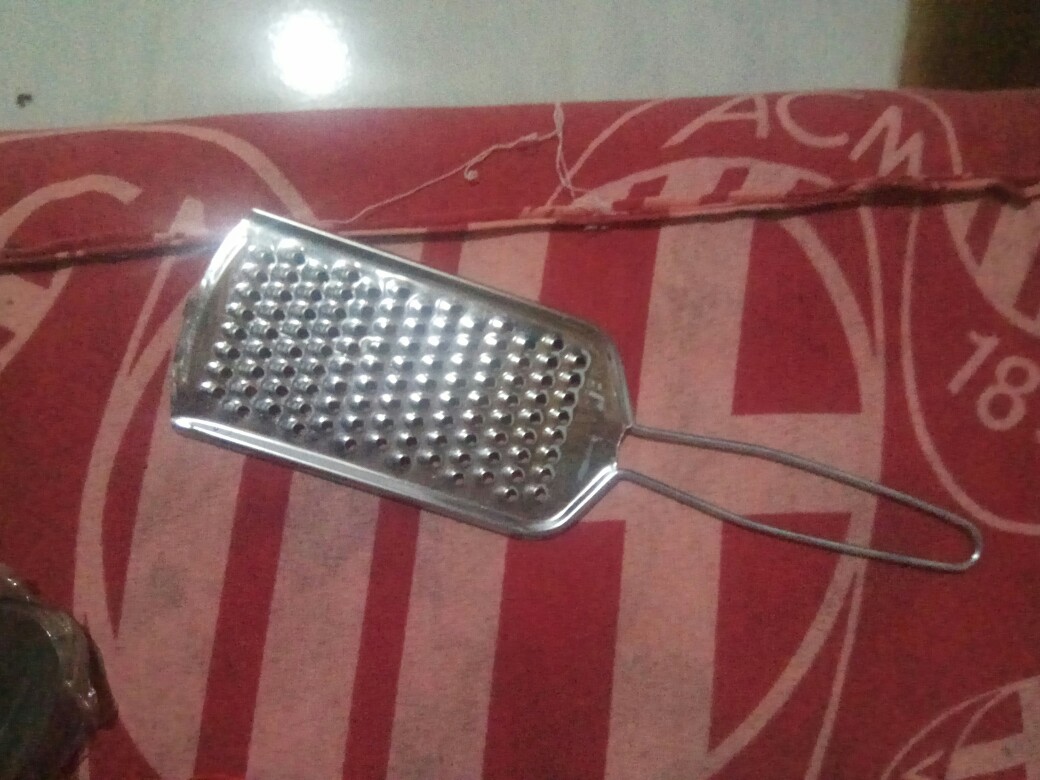 Parutan Keju Stainless Steel Parutan Coklat