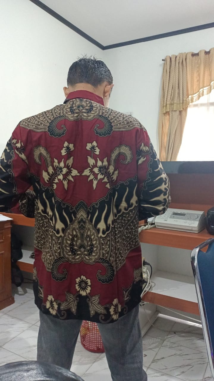 Kemeja Batik Prabu Bahan Katun Baturaden Reguler Fit A556