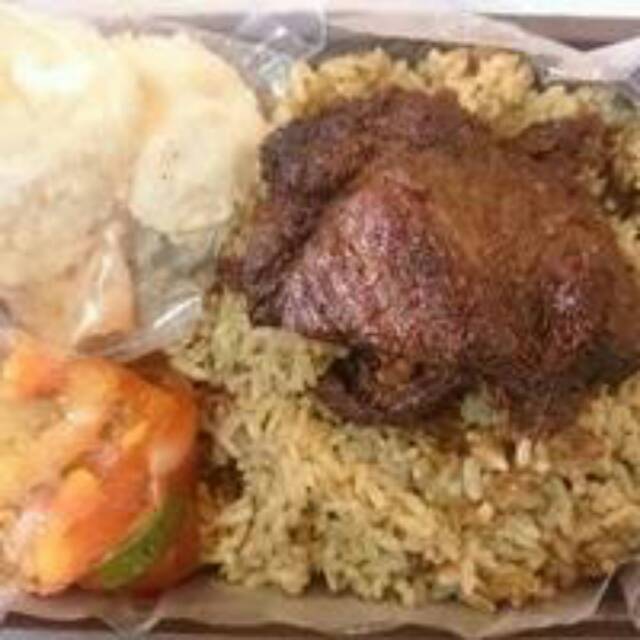 

Nasi kebuli ayam