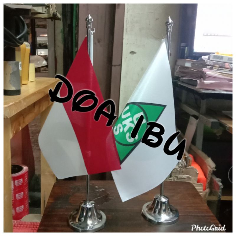 

best seller 1paket bendera meja INDONESIA+bendera meja UKS+tiang stenlis meja