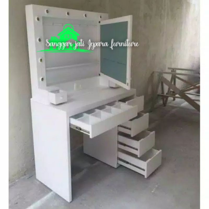 meja rias make up artis minimalis