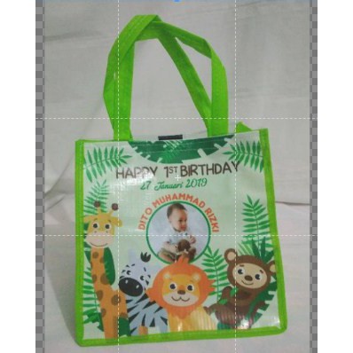 

TAS SNACK GOODIE BANG ULANG TAHUN ANAK CUSTOM MURAH BESAR 25 X 23 X 25 BAHAN TEBAL 75 GSM