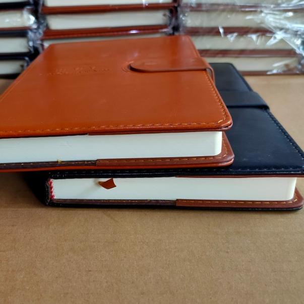 

➫ buku agenda 25k ukuran 14,2cm×20,5cm isi152 lembar cover kulit elegan ♥