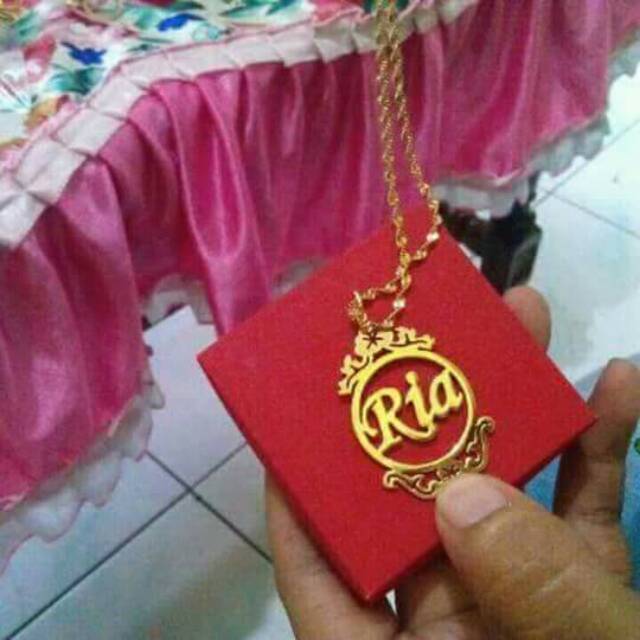 Liontin nama lapis emas 24 karat