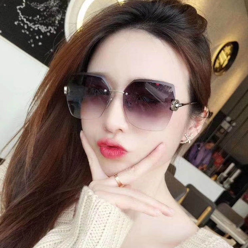 （YUZHU）COD Kacamata Hitam Wanita Korean Mode Fashion Kacamata Hitam Oversized Vintage Gaya Sunglasses Women