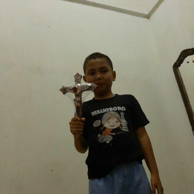Salib Dinding Gantung Runcing Medali Benedictus Patung Courpus Yesus Inri 30 Cm