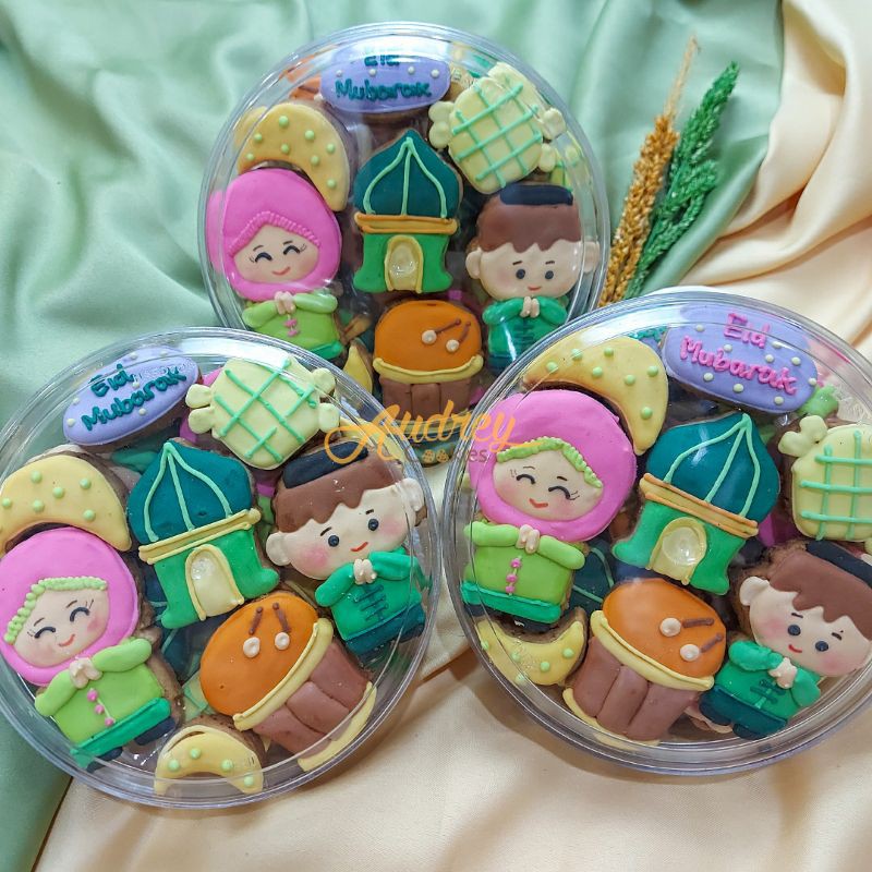 

COOKIES/ KUE KERING/ KUKIS HIAS/ PARCEL KADO/ HAMPERS GIFT LEBARAN/ IDUL FITRI/ RAMADHAN EID MUBARAK