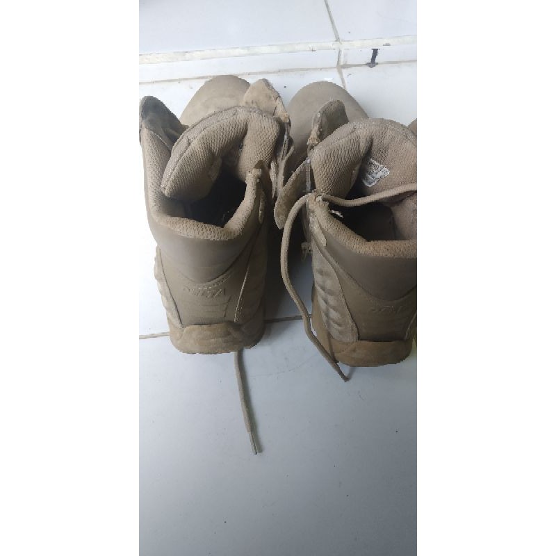 sepatu delta