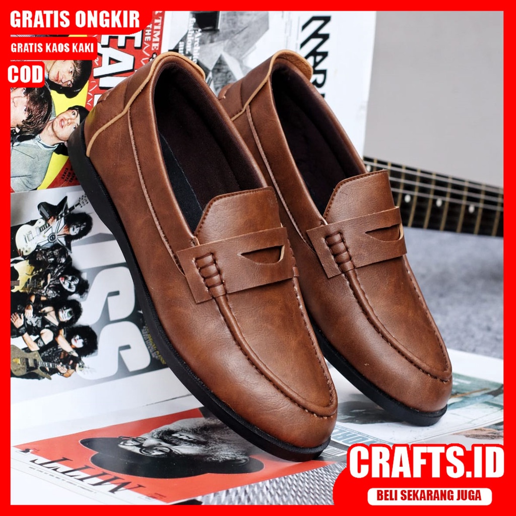 CRAFTS X PECCO Sepatu Slip On Pria Sepatu Pria Casual Kulit Syntetik Sepatu Kasual Pria Pantofel Kerja Kuliah Semi Formal Original Kekinian Murah Terlaris