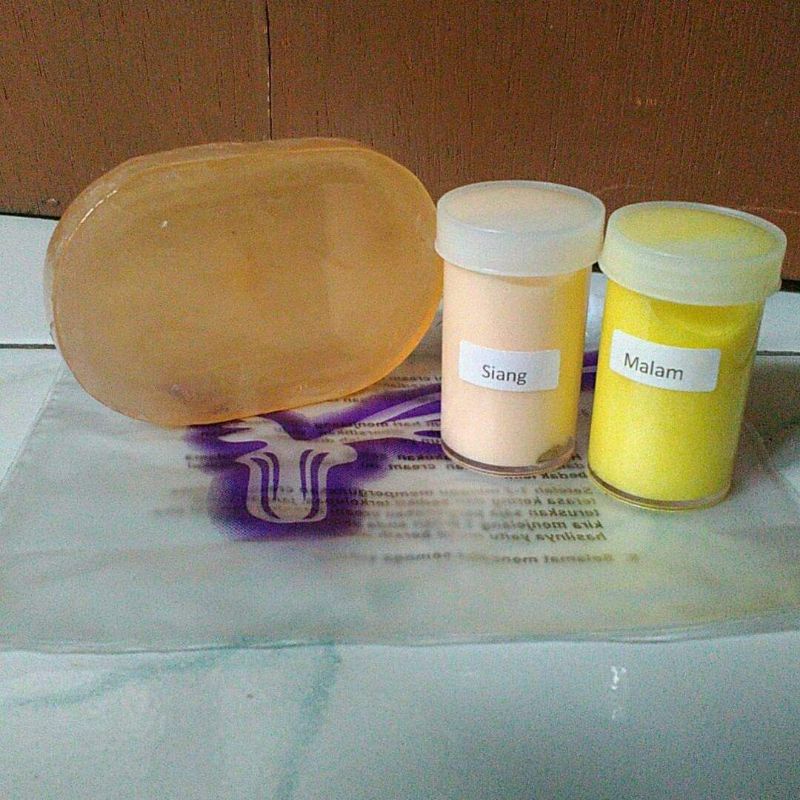 CREAM PEMUTIH WAJAH QINETA WHITENING APOTEKER FARMASI