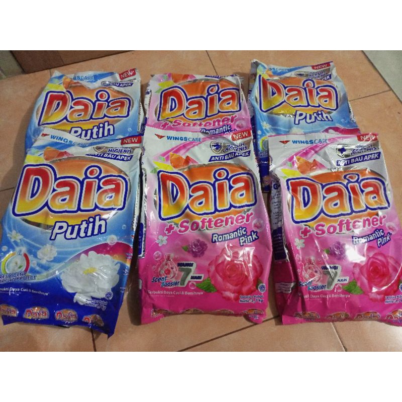 Daia Detergen softener Bubuk Netto 1,7 Kg