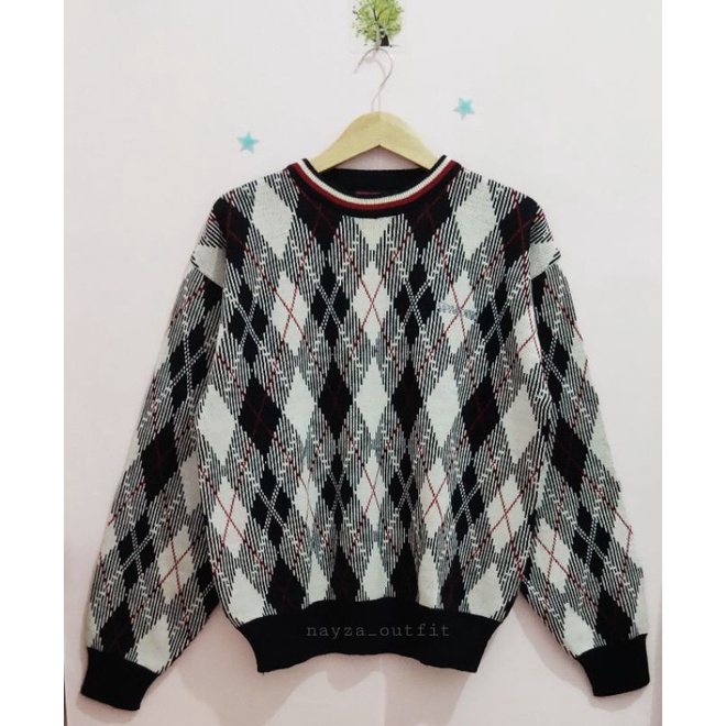 Sweater Ketupat