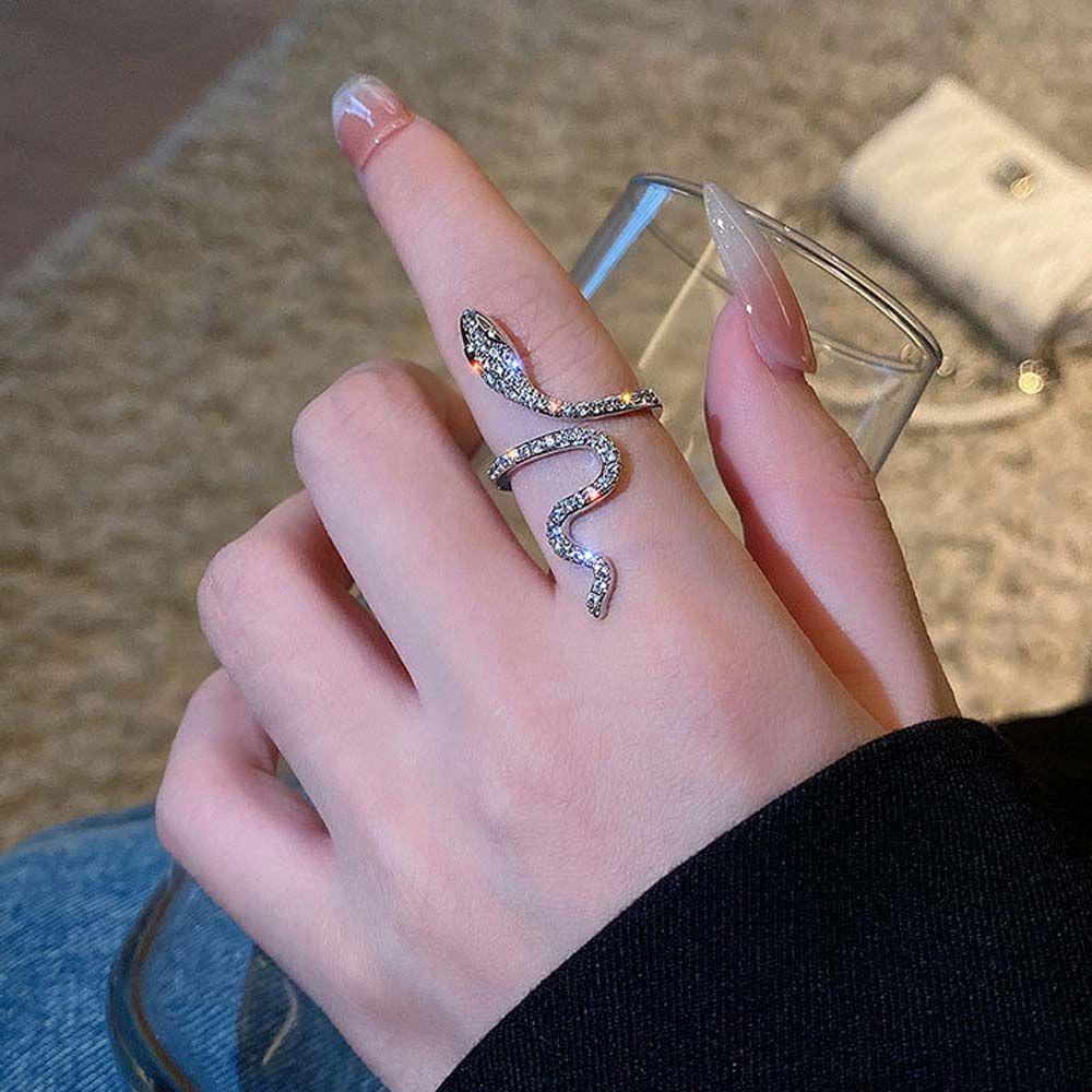 Mxbeauty Cincin Wanita Hadiah Pernikahan Logam Fashion Perhiasan Warna Perak Geometris Berlian Berlian Imitasi Gaya Korea