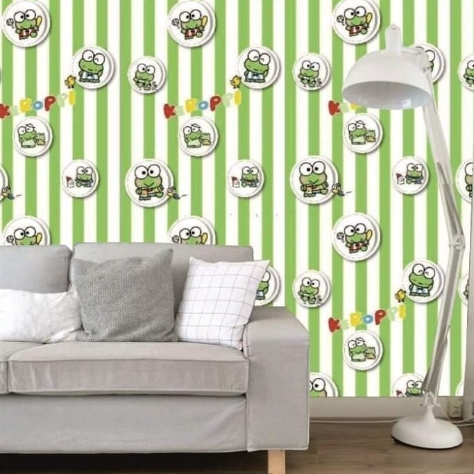 Wallpaper Dinding Stiker Kakarter Keroppi Salur Hijau Ukuran 45 cm x 10 m