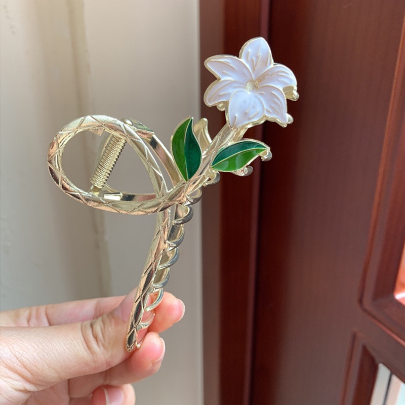 Klip Bentuk Bunga Lily Gardenia Warna Hijau Bahan Metal Gaya Retro Perancis