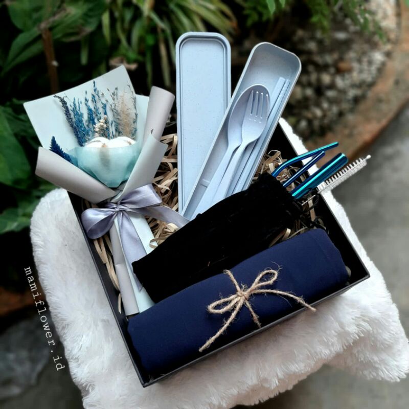 Gift Box, Set alat makan, sedotan stainless, kado wisuda, kado ultah, Hampers hijab, buket bunga