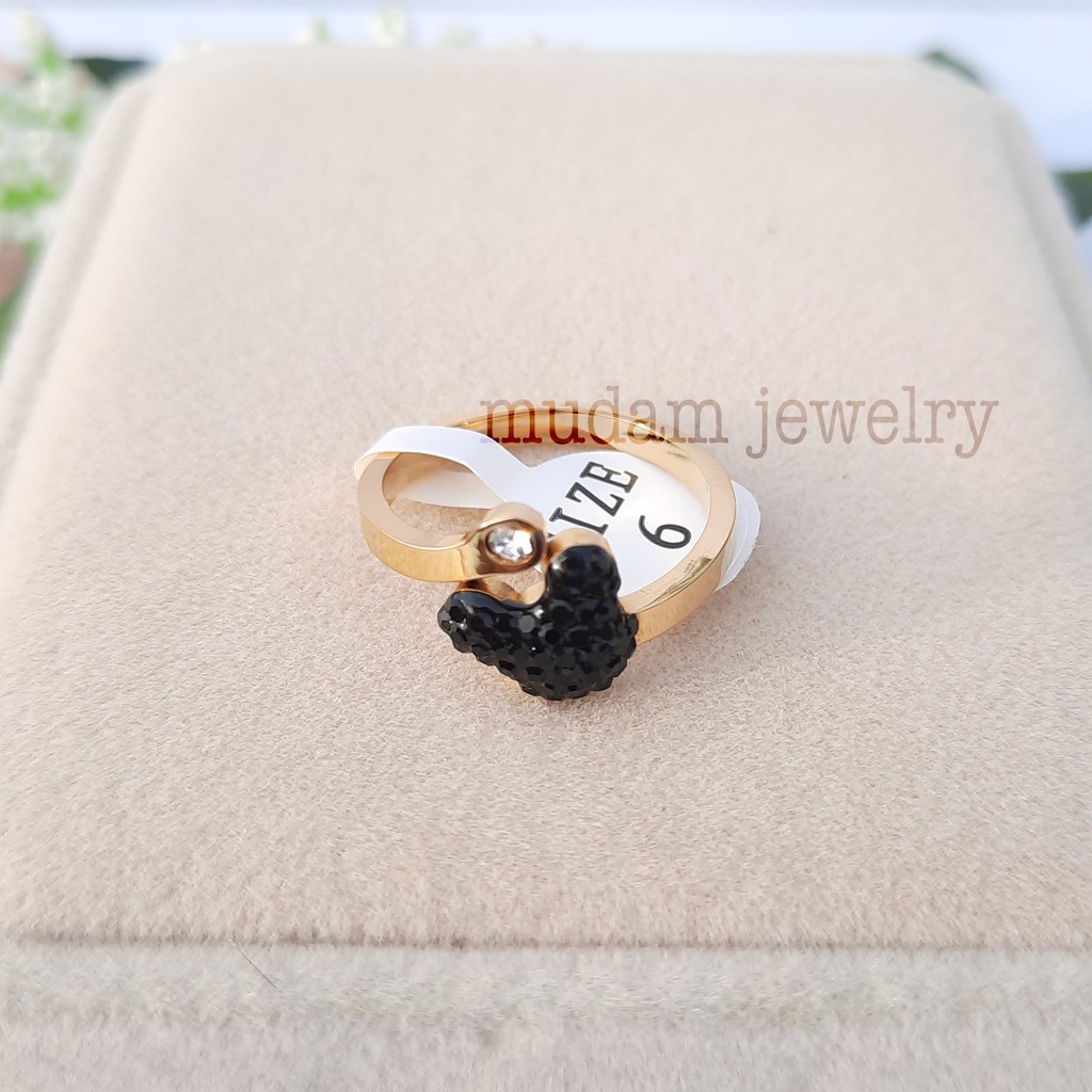 Cincin Titanium Kasual Miki dan Minni Kristal Putih dan Hitam Tersedia Warna Rose Gold dan Gold