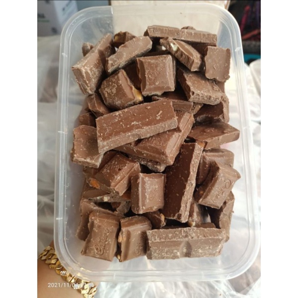 

coklat kerikil ketbury