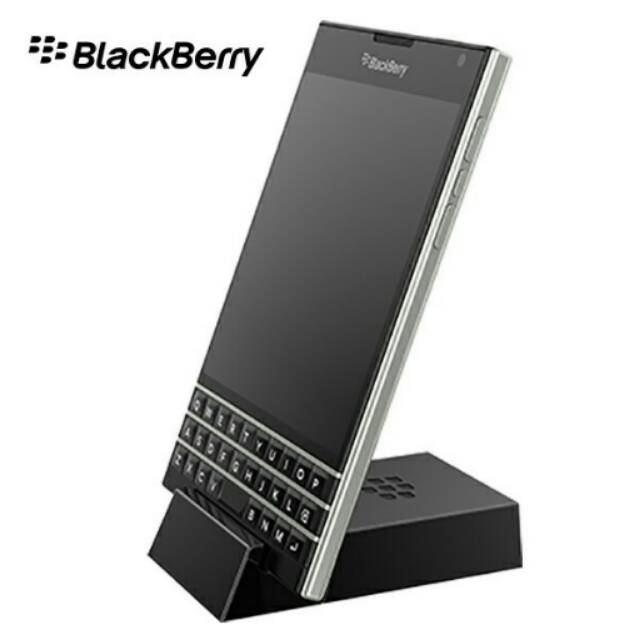 Blackberry Passport Silver Edition Sync / Charging Pod / Desktop Dock - Black