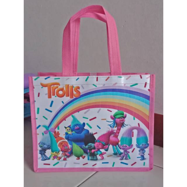 

tas souvenir ulang tahun goodie bag trolls