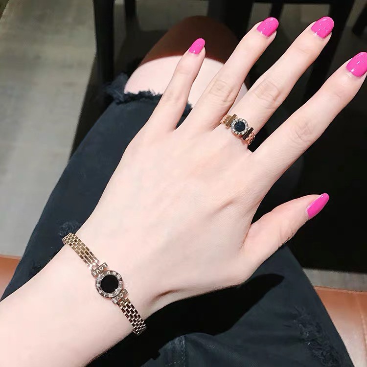 Cincin Angka Romawi Fashion Trendi Kualitas Tinggi Sederhana All-Match Cincin Baja Titanium