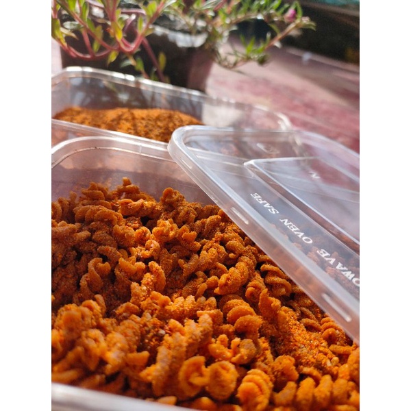 

MAKARONI SPIRAL BUMBU KERING PEDAS ASIN GURIH SNACKMOODS BESTSELLER