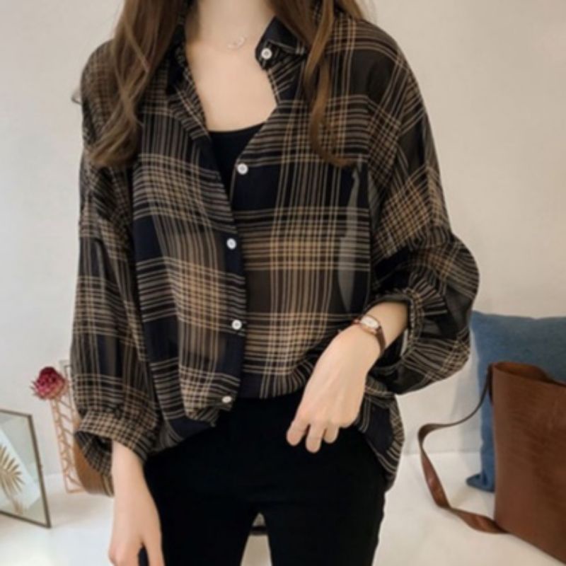 kemeja kotak kotak casual gaya wanita korea