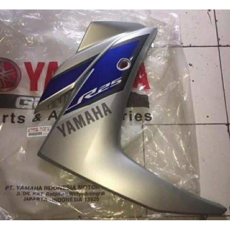 Fairing Sayap depan kanan yamaha R25 R 25 silver original