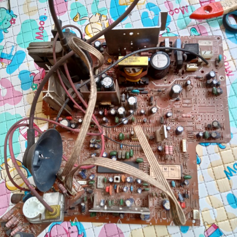 MESIN TV TABUNG POLYTRON 14 IN FLAT