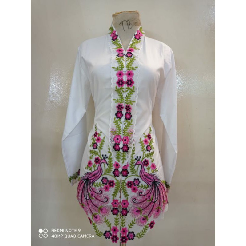 Kebaya Encim Lengan panjang Kebaya Encim modern Kebaya encim Jumbo Kebaya Encim Bordir Kebaya Encim Kebaya Betawi Modern Kebaya Encim putih Kebaya Kartini Kebaya Encim-Putih