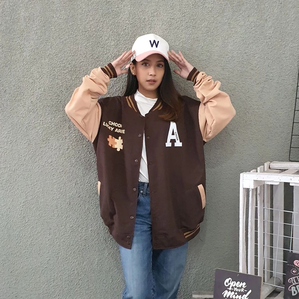 Jaket Sweater Baseball A CHOOK bisa untuk pria/wanita size L XXL