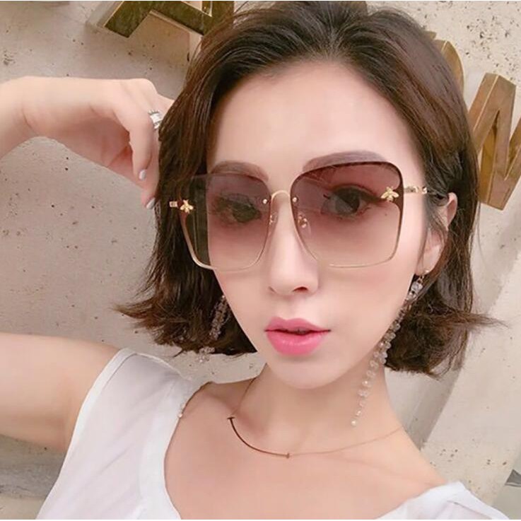 Kacamata Wanita INS Fashion Aksesoris Little Bee Gaya Pantai Big Frame Sunglasees