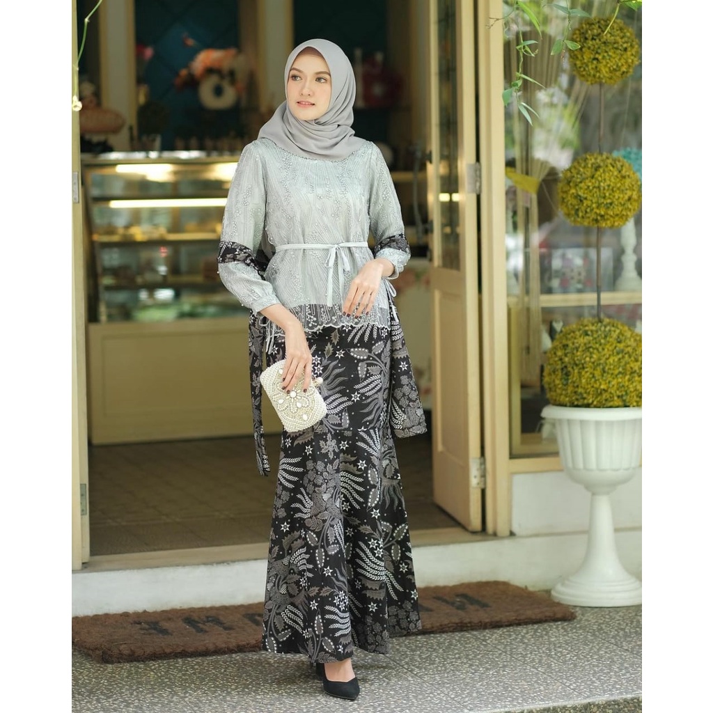 LUMBUNG BATIK | Batik Couple Bruklat Tille Azura Mini Blouse Silver free Selendang-6