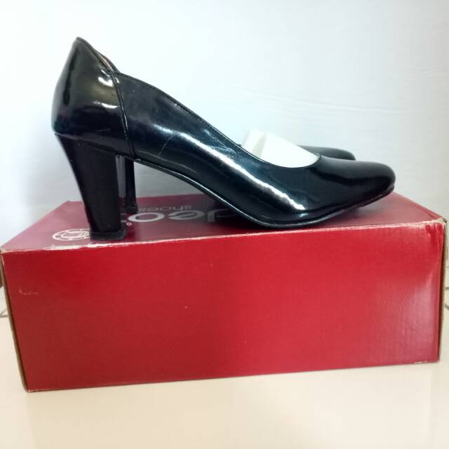 Heels Fladeo Hitam/Black