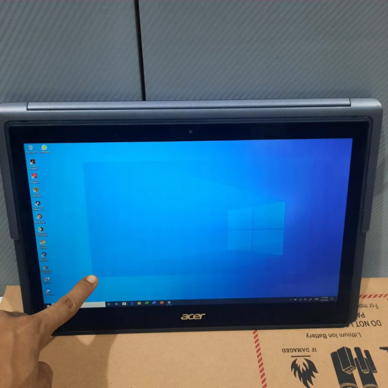 Laptop 2 in 1 Tablet Touchscreen Acer Aspire R13 Cor i7-6500U Ram 8GB/SSD 256GB Keyboard backlight FHD mulus