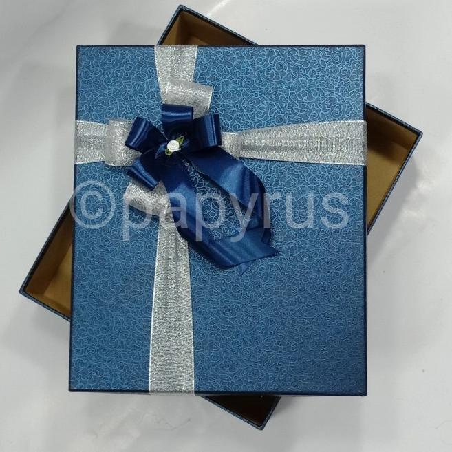 

Papyrus 25x30 tinggi 5cm Kotak Kado Gift Box Hadiah