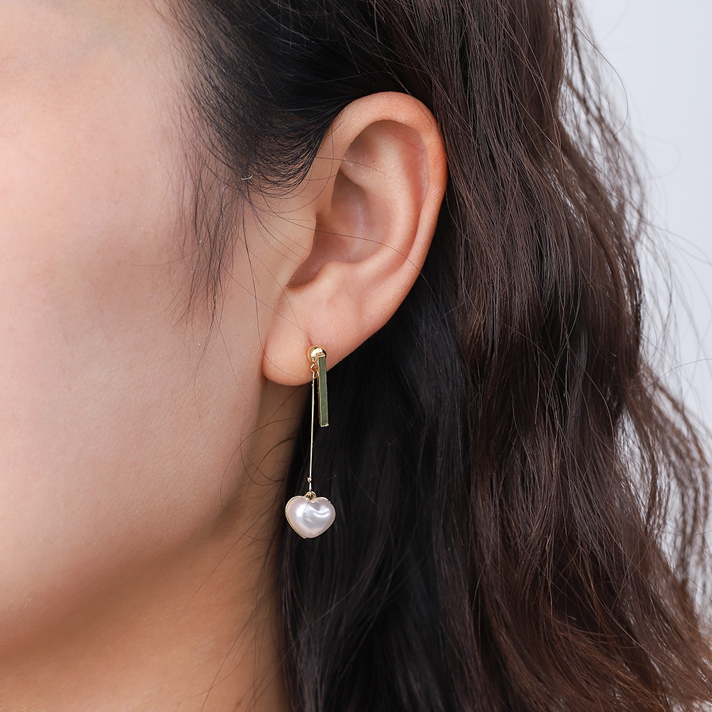 1 Pasang Anting Tusuk Gantung Desain Hatipitamutiara Gaya simple Untuk Wanita