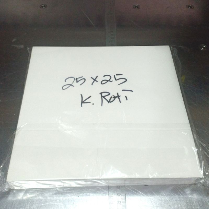 

Kertas Roti Grease proof u/ Bungkus Kebab / Burger uk. 25 cm x 25 cm - isi 100 lbr (Redy)