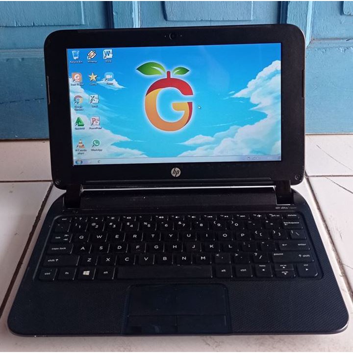 HP PAVILION 10-f001au  Hitam10 inch AMD A4-1200 RAM 2GB HDD 320GB Windows 7 Notebook Second