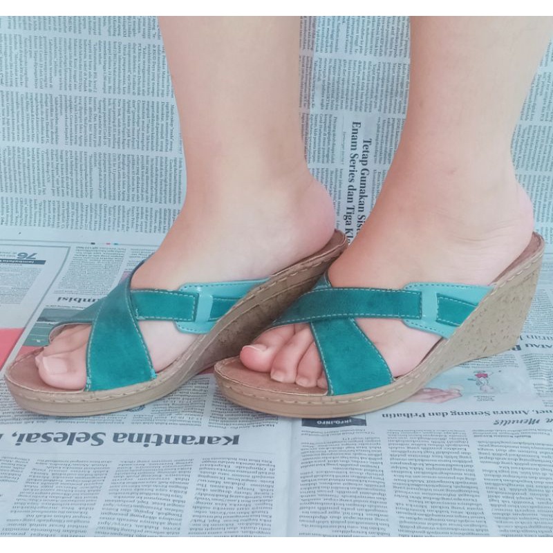 Preloved Sandal Wanita Sandal Hak Carlo Rino Original