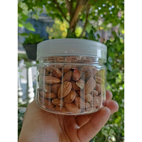 

snack import - Kacang almond utuh (kemasan pouch 250 gr)