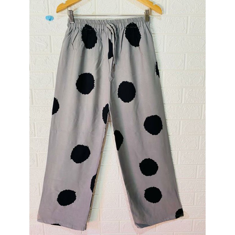 CELANA KULOT MOTIF POLKADOT KAIN RAYON ADEM LEMBUT NYAMAN DI PKAI SEHARI2