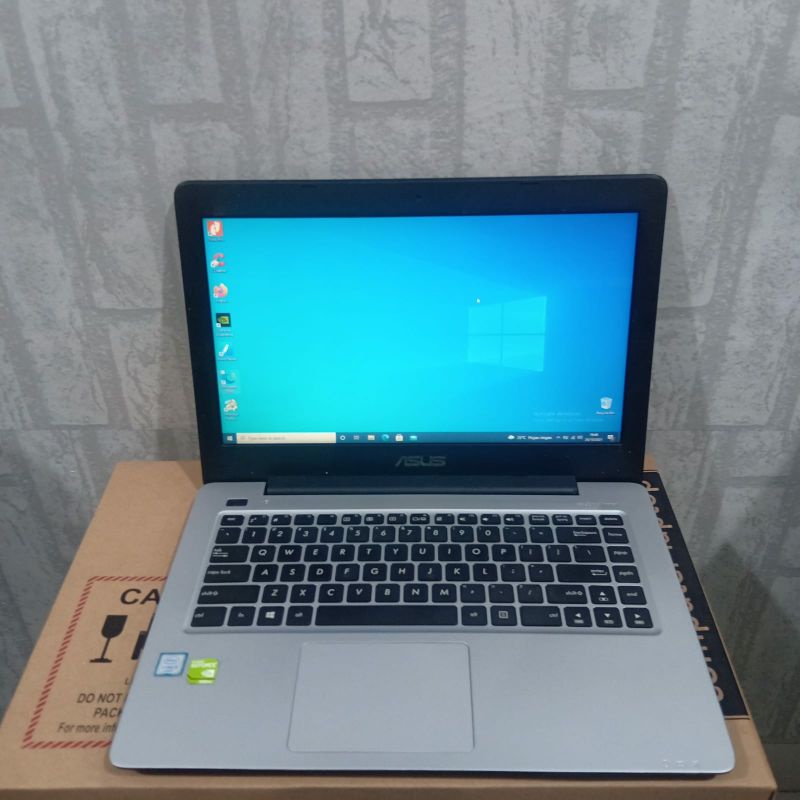 Laptop Asus A456UF Cor i5-6200U dualvga nvdia Geforce 930mx dedicated 2GB