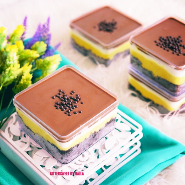 Bittersweet By Najla Semarang - Durian Dessert Box